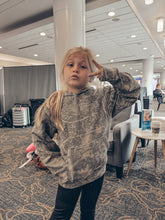 Load image into Gallery viewer, Camo hoodie
