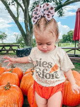 Load image into Gallery viewer, Pies before guys
